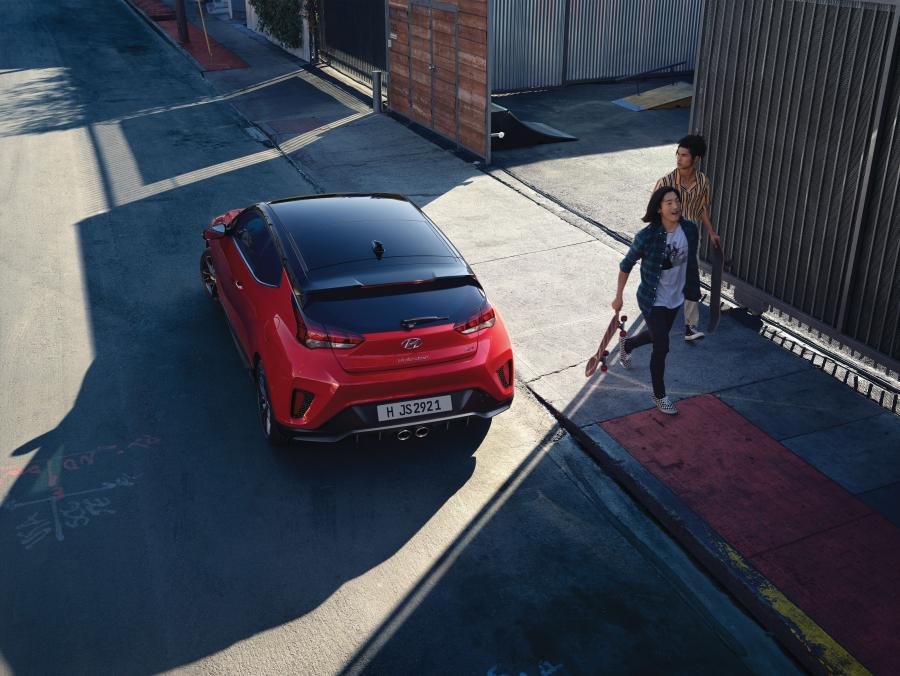  Hyundai Veloster Turbo 2018 года  (KR) (фото 2 из 4)